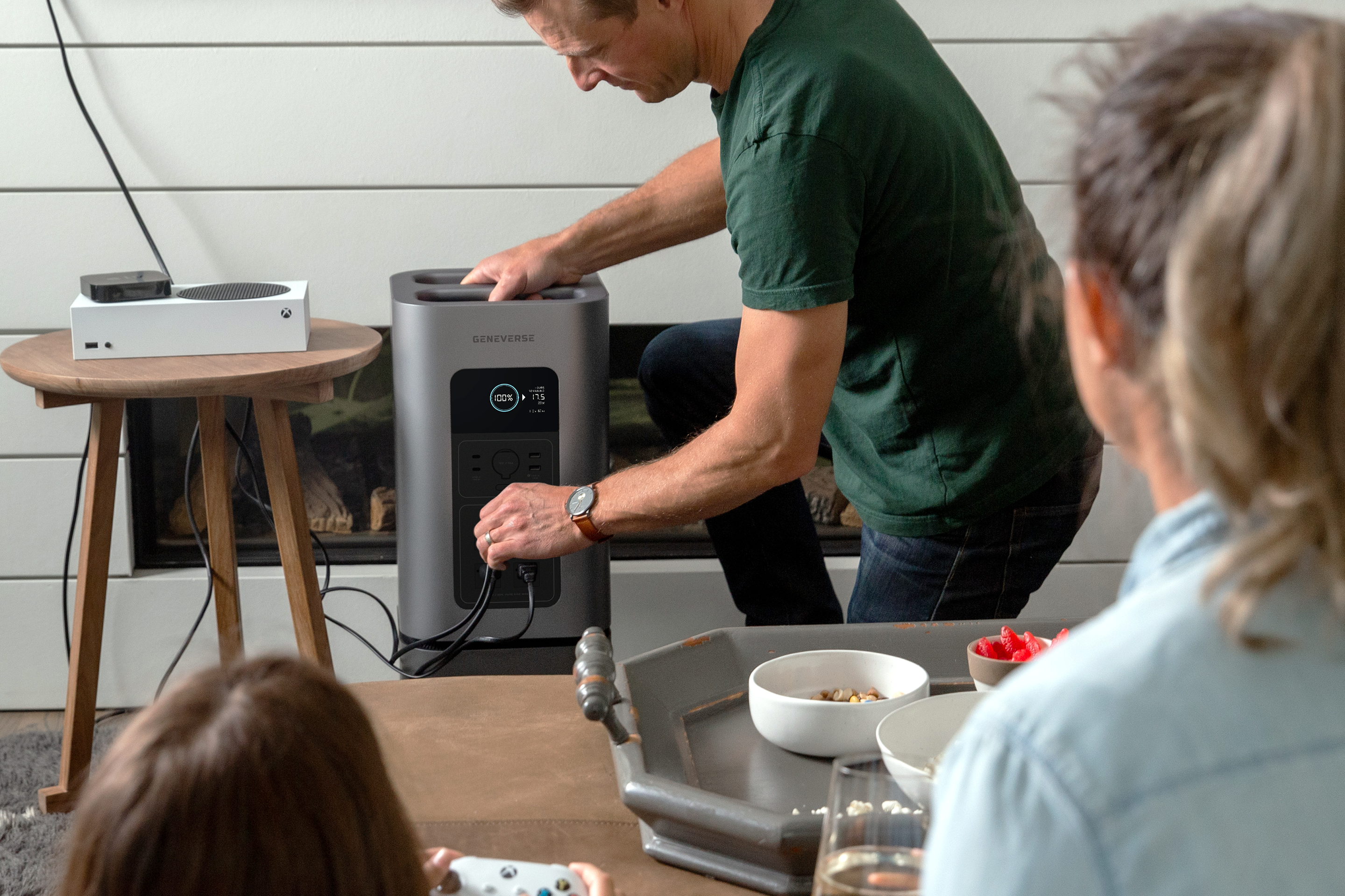 Geneverse Portable Power — Consumer electronics industrial design